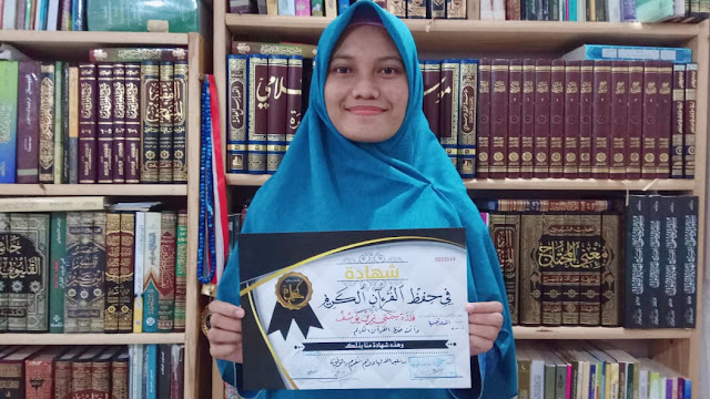 FILZAH JANNATI, Raih Predikat Cumlaude…